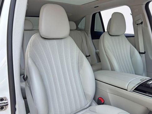 Used 2023 Mercedes-Benz EQE 500 4MATIC SUV w/ Exclusive Trim Package image 34