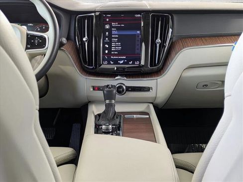 Used 2020 Volvo XC60 T5 Inscription w/ Protection Package Premier FWD image 16