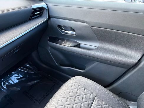 Certified 2025 Nissan Kicks SV FWD image 26