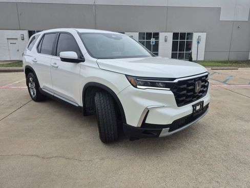Used 2023 Honda Pilot EX-L image 4