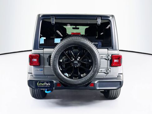 Used 2023 Jeep Wrangler Unlimited Sahara AWD/4WD image 7