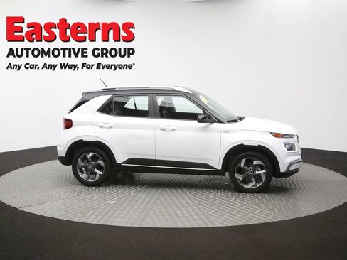 Used 2025 Hyundai Venue Limited FWD image 45