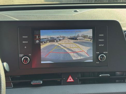 Used 2025 Kia Sportage LX FWD image 25