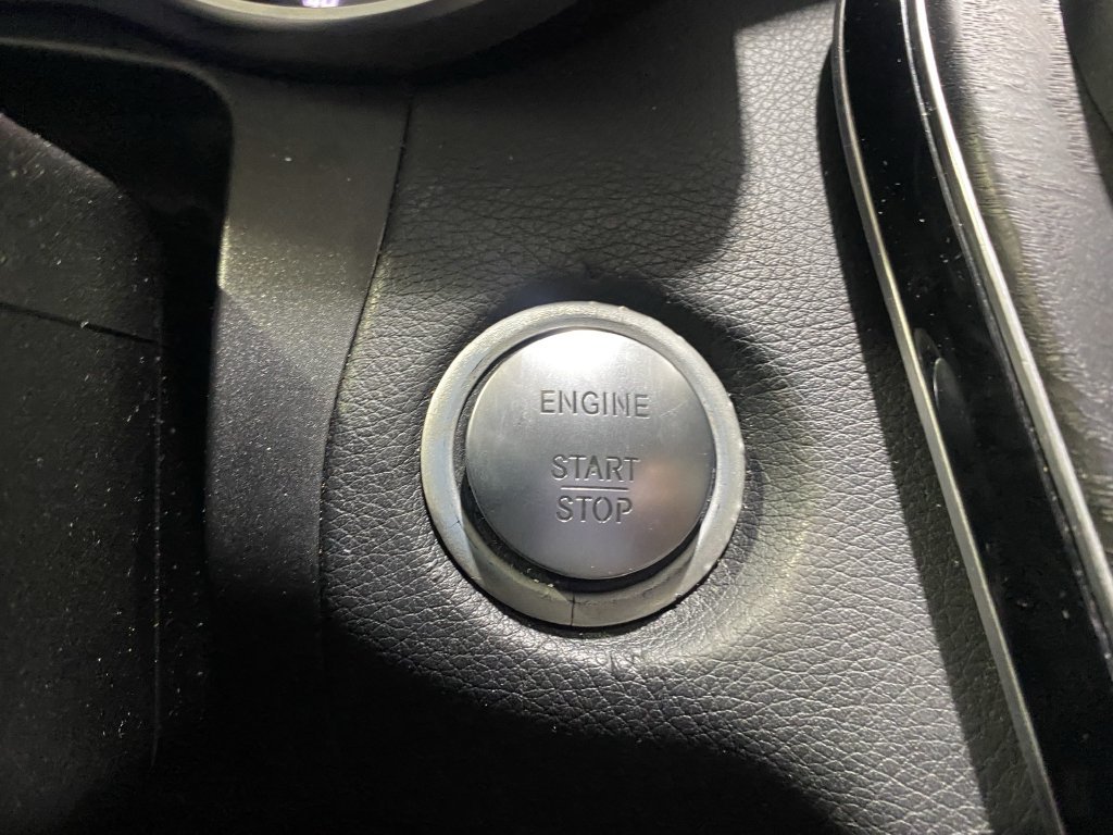 Used 2015 Mercedes-Benz C 300 4MATIC Sedan image 15