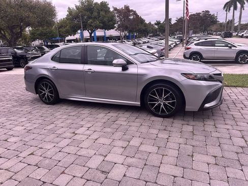 Used 2024 Toyota Camry SE FWD image 15