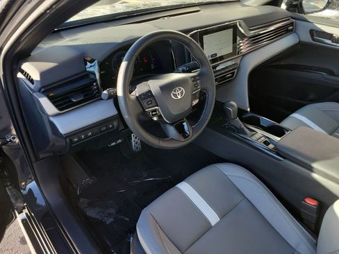 Used 2025 Toyota Camry LE image 19