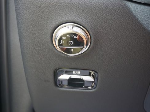 Certified 2025 Mercedes-Benz GLC 350e 4MATIC image 24