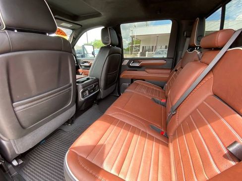 Used 2025 GMC Sierra 3500 Denali Ultimate AWD/4WD image 14