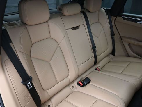 Certified 2022 Porsche Macan S image 29