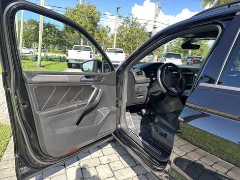 Used 2022 Volkswagen Tiguan SE R-Line FWD image 22