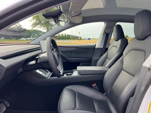 Used 2026 Tesla Model Y AWD image 4