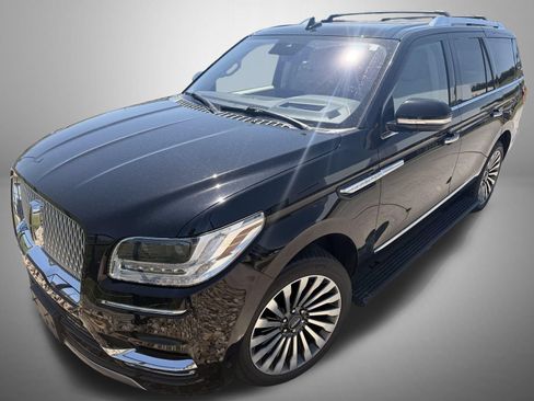 Certified 2019 Lincoln Navigator Reserve w/ Cargo Package AWD/4WD image 2