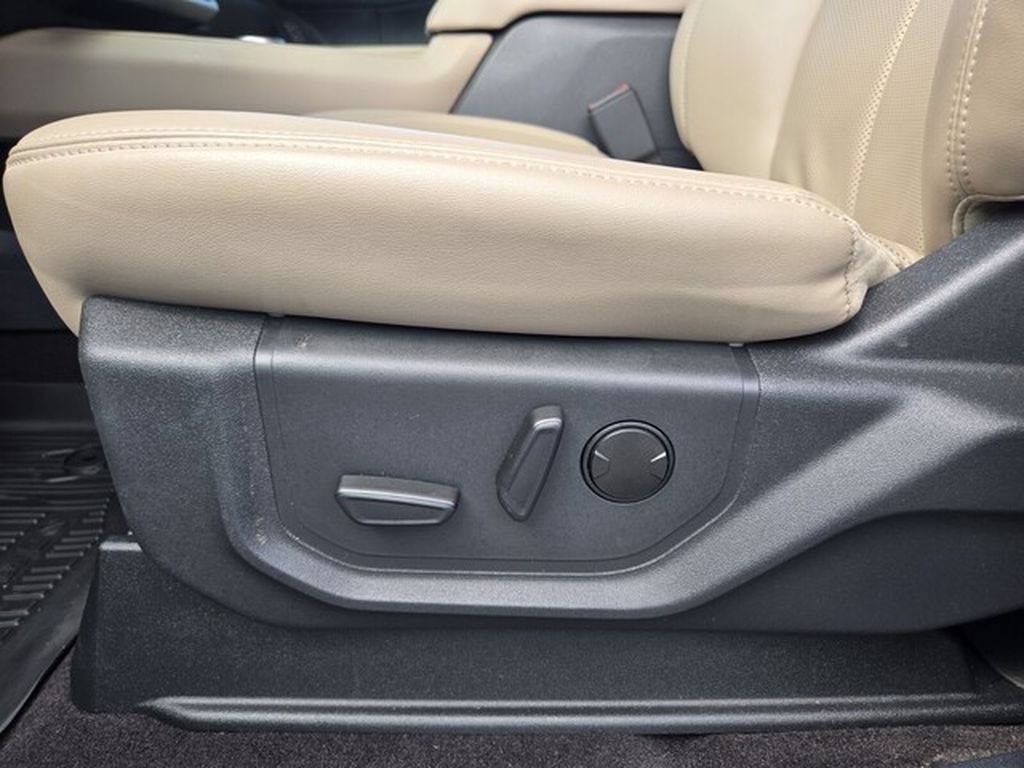 Used 2023 Ford Expedition XLT RWD image 10