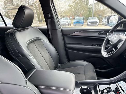 New 2025 Jeep Grand Cherokee L Altitude RWD image 26