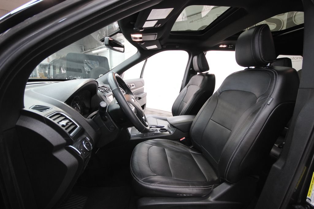 Used 2018 Ford Explorer Limited FWD image 13