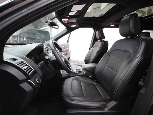 Used 2018 Ford Explorer Limited FWD image 13