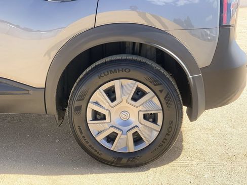 Used 2025 Nissan Kicks S w/ Charging Package FWD image 32