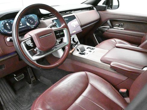 Used 2023 Land Rover Range Rover Long Wheelbase Autobiography image 2