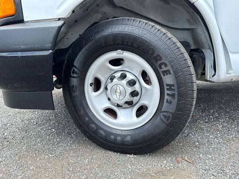 Used 2021 Chevrolet Express 2500 RWD image 24