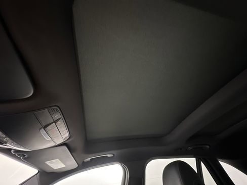 Used 2017 Mercedes-Benz GLC 300 4MATIC image 20