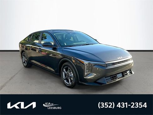 New 2025 Kia K4 LXS image 1