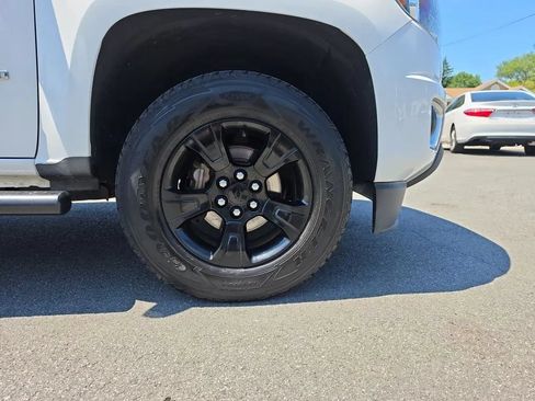 Used 2017 Chevrolet Colorado Z71 AWD/4WD image 9