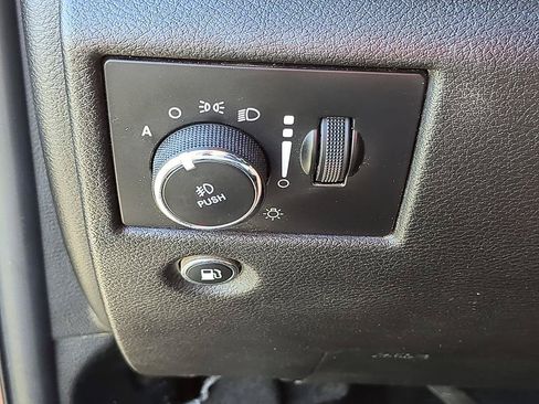 Used 2018 Jeep Grand Cherokee Laredo RWD image 20