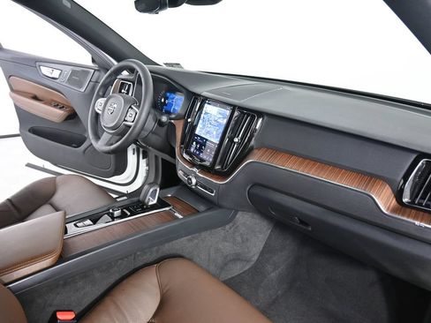 Used 2023 Volvo XC60 B5 Plus w/ Climate Package FWD image 24