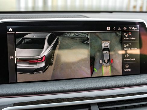 Used 2021 BMW 750i xDrive image 24