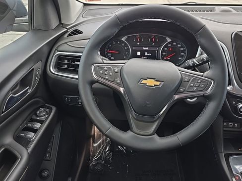 Used 2024 Chevrolet Equinox Premier image 34