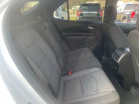 Used 2018 Chevrolet Equinox LT image 17