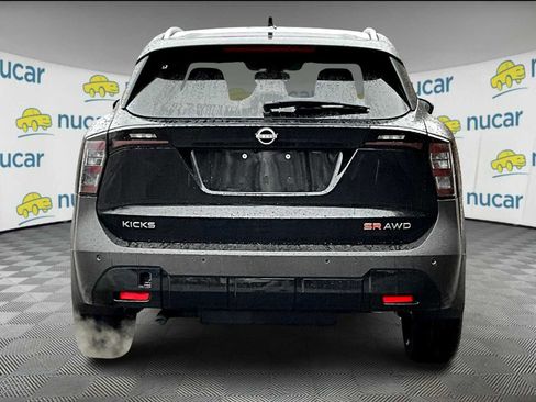 New 2025 Nissan Kicks SR w/ Illumination Package image 5