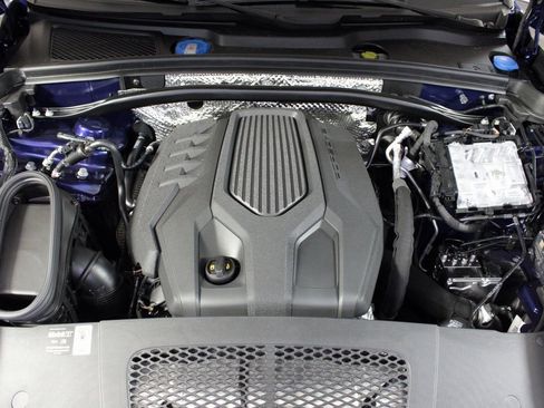 Used 2025 Porsche Macan image 41