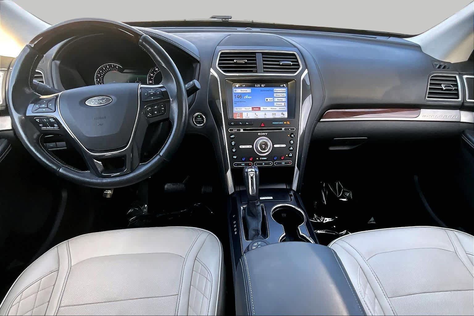 Used 2017 Ford Explorer Platinum AWD/4WD image 16