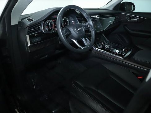 Used 2022 Audi Q8 Premium w/ Convenience Package image 15
