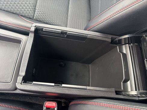 Used 2015 Toyota Camry SE image 28