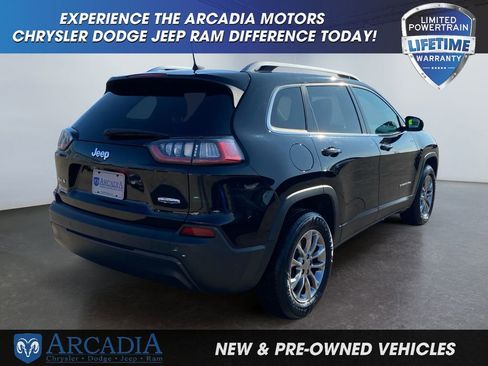 Used 2019 Jeep Cherokee Latitude Plus w/ Cold Weather Group image 5