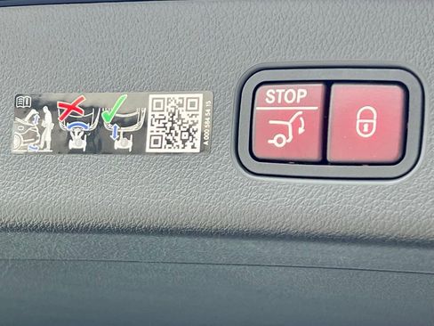 Certified 2026 Mercedes-Benz GLC 300 4MATIC image 44