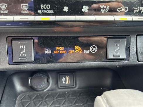 Certified 2024 Toyota RAV4 XSE w/ Weather Package AWD/4WD image 28