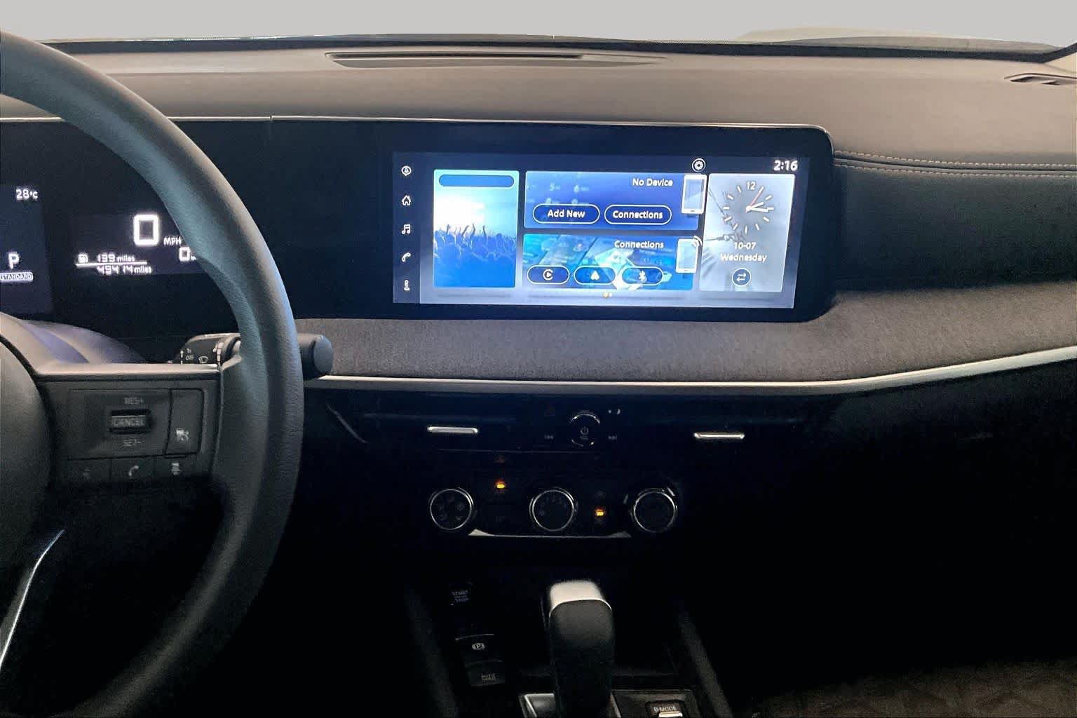 Used 2025 Nissan Kicks SV FWD image 6