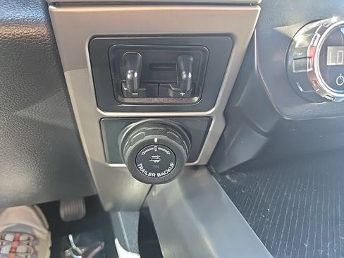 Used 2022 Ford F350 Platinum w/ Tremor Off-Road Package AWD/4WD image 18