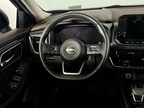 Used 2023 Nissan Rogue Platinum w/ Platinum Premium Package image 13