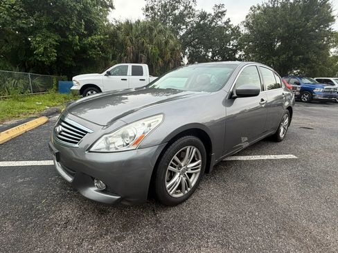 Used 2013 INFINITI G37 x Sedan w/ Premium Pkg AWD/4WD image 2