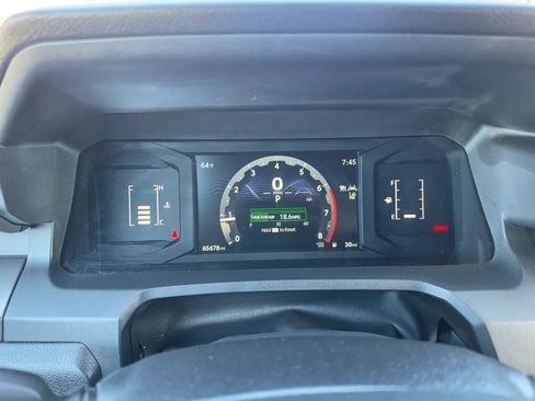 Used 2024 Toyota Tacoma SR5 AWD/4WD image 16