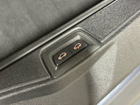 Used 2021 BMW X7 xDrive40i w/ Premium Package AWD/4WD image 65