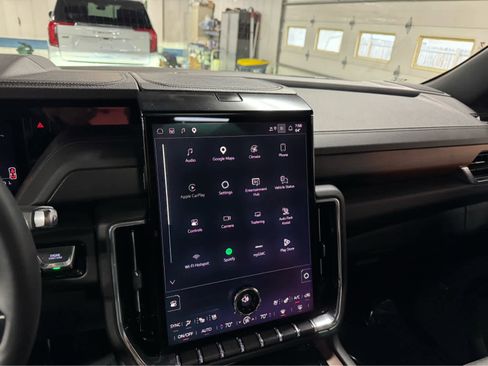 Certified 2025 GMC Yukon XL Denali w/ Denali Reserve Package image 20