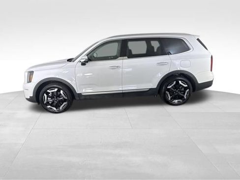 Certified 2025 Kia Telluride S FWD image 10