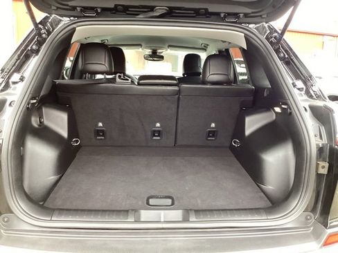 Used 2022 Jeep Cherokee Trailhawk image 25