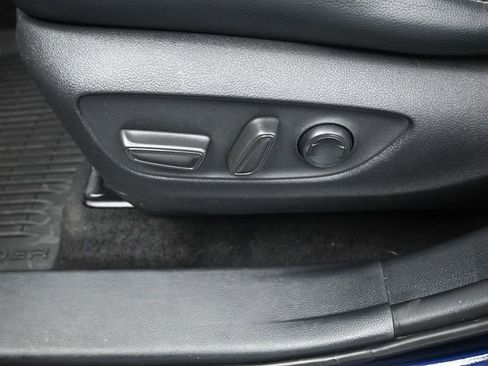 Used 2021 Toyota Highlander XSE FWD image 24