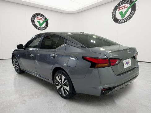 Used 2021 Nissan Altima 2.5 SV FWD image 3